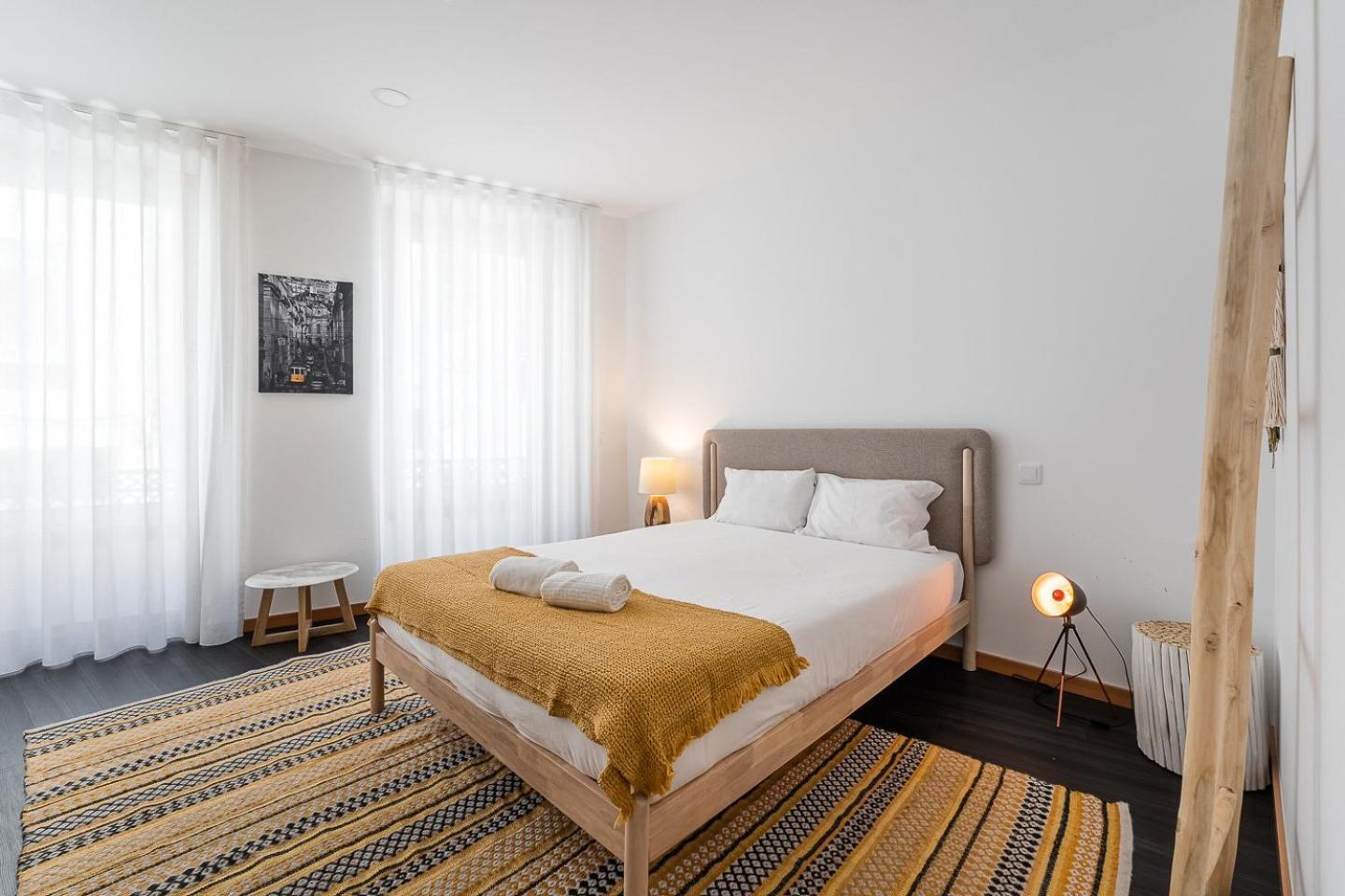 Готель Guestready - Bright Duplex In Downtown Порту Екстер'єр фото