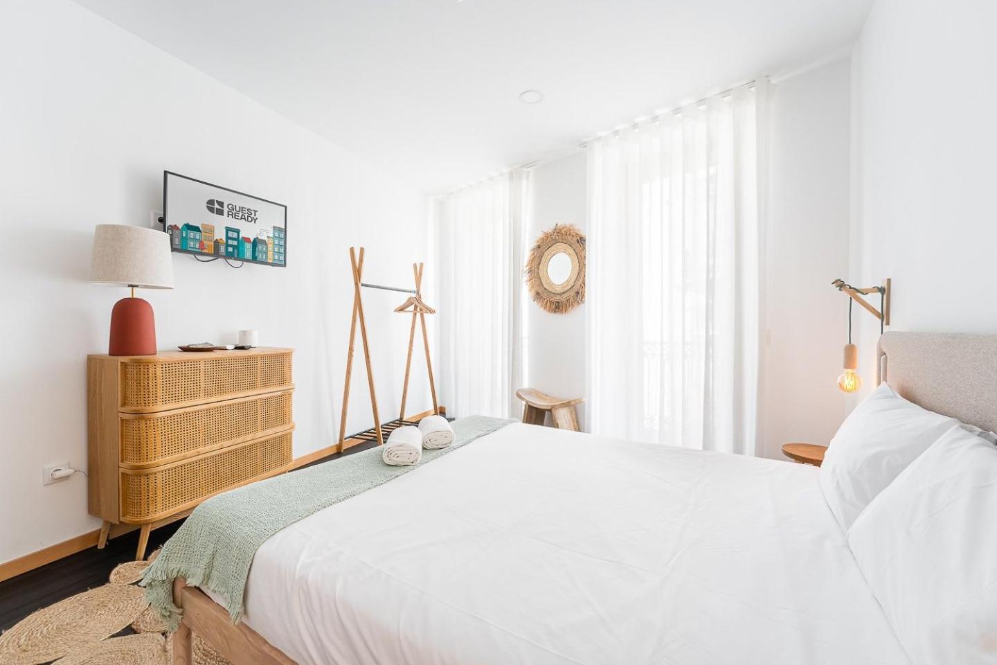 Готель Guestready - Bright Duplex In Downtown Порту Екстер'єр фото