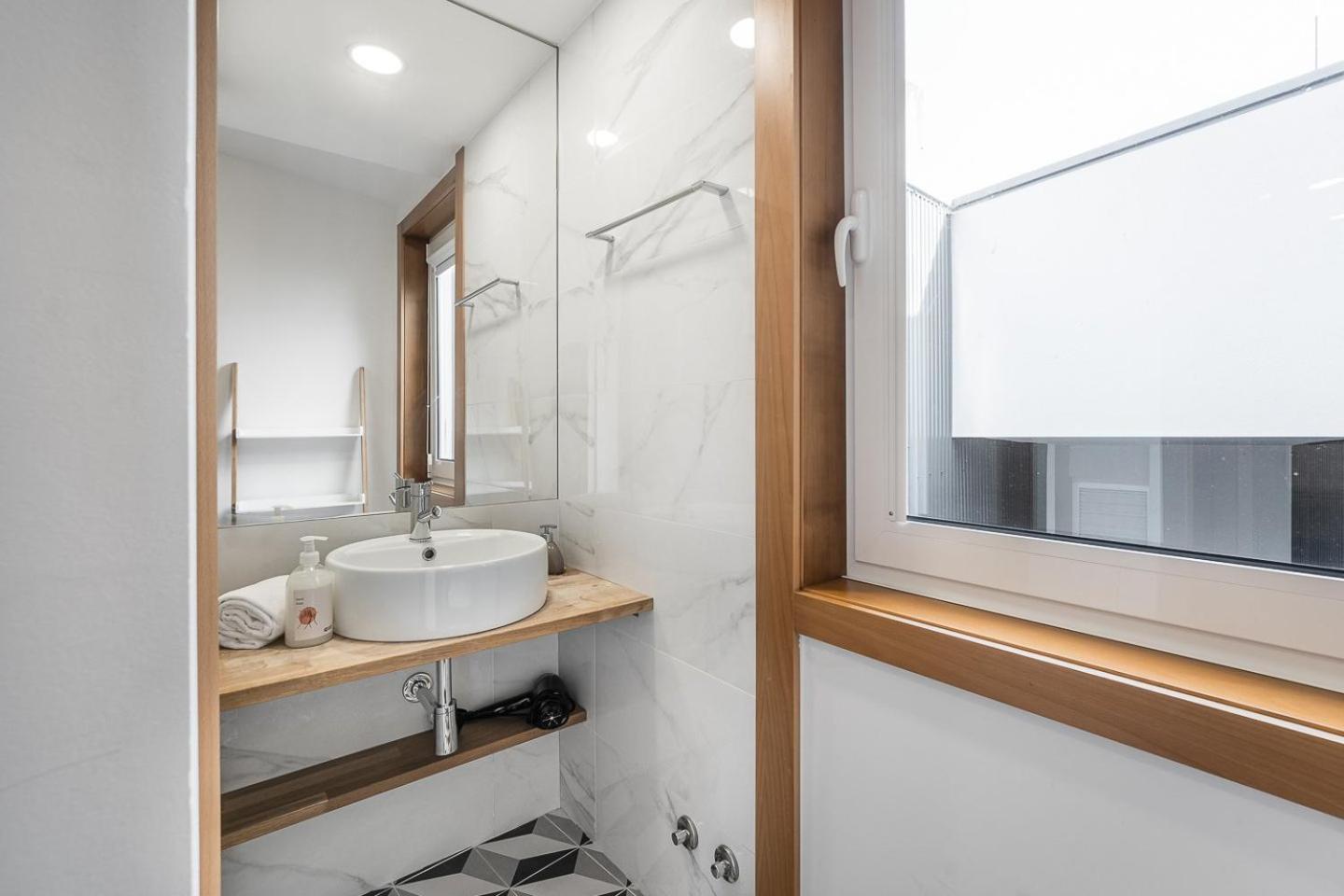 Готель Guestready - Bright Duplex In Downtown Порту Екстер'єр фото