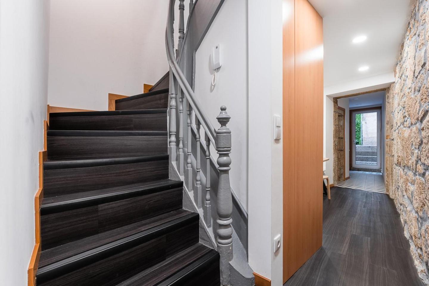Готель Guestready - Bright Duplex In Downtown Порту Екстер'єр фото